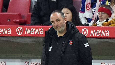 Im Interview spricht Marvin Pieringer über Trainer Frank Schmidt und macht deutlich, dass er nie daran gezweifelt hat, dass Schmidt auch in der kommenden Saison beim an der Seitenlinie stehen wird.