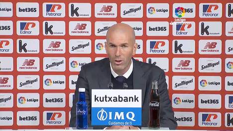 Hat Zinedine Zidane seinen Spielern schon seinen Abschied verkündet? Zinedine Zidane reagiert genervt auf die Abschiedsgerüchte.