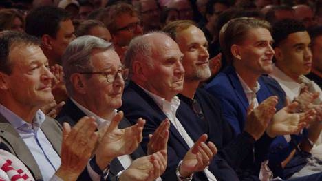Der Sportvorstands-Posten beim FC Bayern ist immer noch vakant. Nun kommen neue Aussagen von Uli Hoeneß über Max Eberl ans Licht.