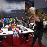 "Die können auch nicht alles": Fantalk stellt falschen PSG-Einwurf nach