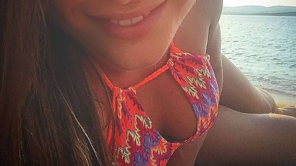 Neben dem Biathlonsport ist die 26-Jährige auch noch als Model aktiv