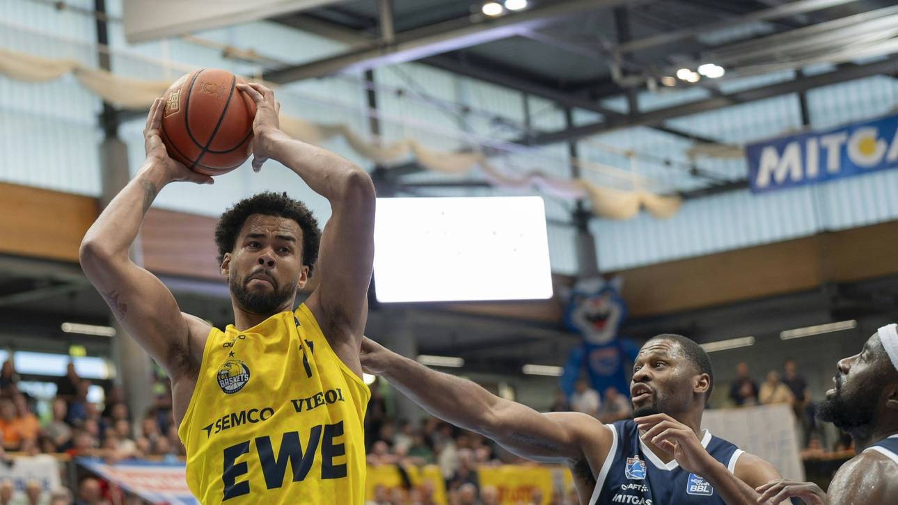 Alba Berlin holt Spätstarter Akbakoko