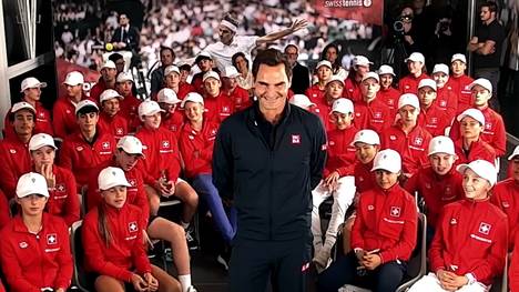 Die Tennis-Legende, Roger Federer, wird im August 2026 in die Tennis Hall of Fame aufgenommen, wobei Legenden wie Billie Jean King, Boris Becker und Martina Hingis dem Schweizer Großmeister Tribut zollen.