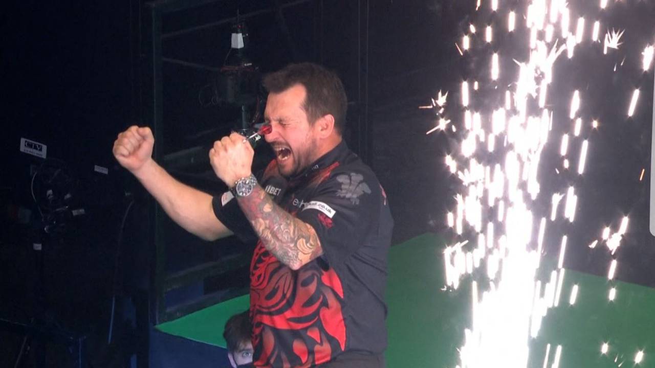 Ein „Frettchen“ schockt Darts-Elite