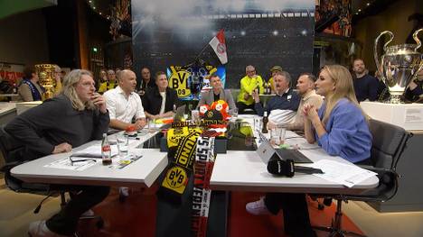 Der BVB bekommt gegen PSV Eindhoven ein Tor knapp wegen Abseits aberkannt. Eine Entscheidung, die im Fantalk für Unmut sorgt. 
