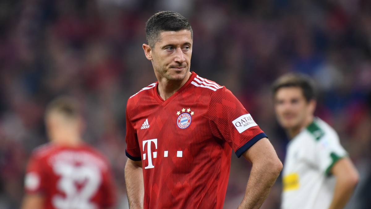 Spieler aus der Bundesliga, wie Robert Lewandowski, findet man vergeblich - und auch deutsche Legionäre, wie Toni Kroos, standen nicht auf der 30 Profis umfassenden Liste der Kandidaten. SPORT1 zeigt die Top 30