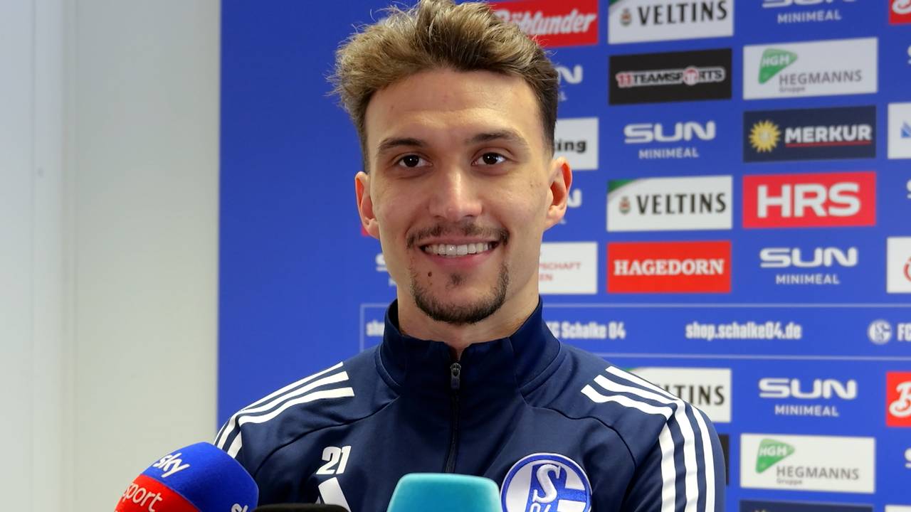 Schalkes Neuer merkt, dass er das nicht hätte sagen sollen