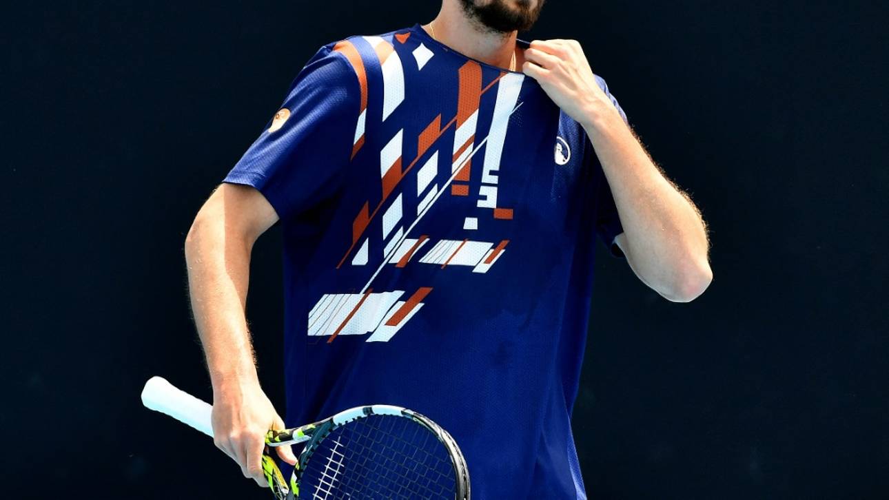 Otte streicht die Segel