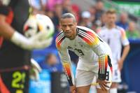 Beim dramatischen EM-Aus der deutschen Fußball-Nationalmannschaft im Viertelfinale gegen Spanien muss Bayern-Star Leroy Sané vorzeitig vom Feld - wegen einer alten Verletzung,