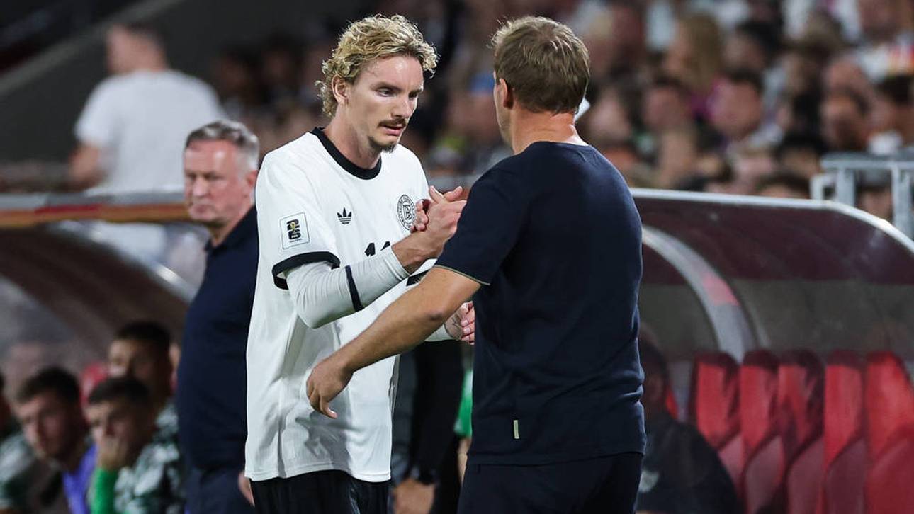 Julian Nagelsmann (r.) kann auf Nick Woltemade setzen