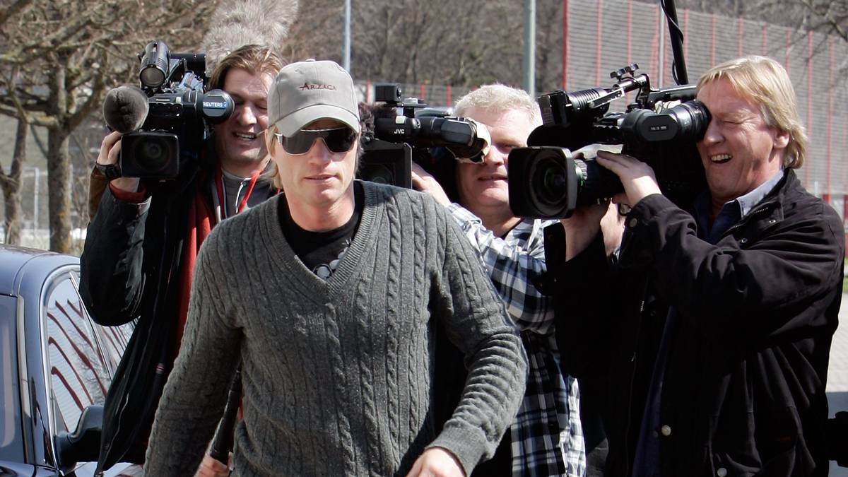 Oliver Kahn wird 50, hinter ihm liegt eine große Karriere, in der seine größten und seine schmerzhaftesten Momente oft dicht beieinander waren. Bilder seiner Laufbahn.