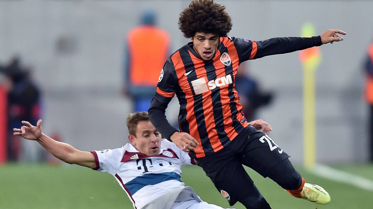 RAFINHA: Der Brasilianer setzte gleich zu Beginn mit einer energischen Grätsche gegen Taison ein Zeichen. Rafinha ging hinten rechts in der Viererkette forsch zur Sache. Als er nach 22 Minuten für ein eher harmloses Foul die Gelbe Karte sah, schaltete er einen Gang runter. SPORT1-Note: 3