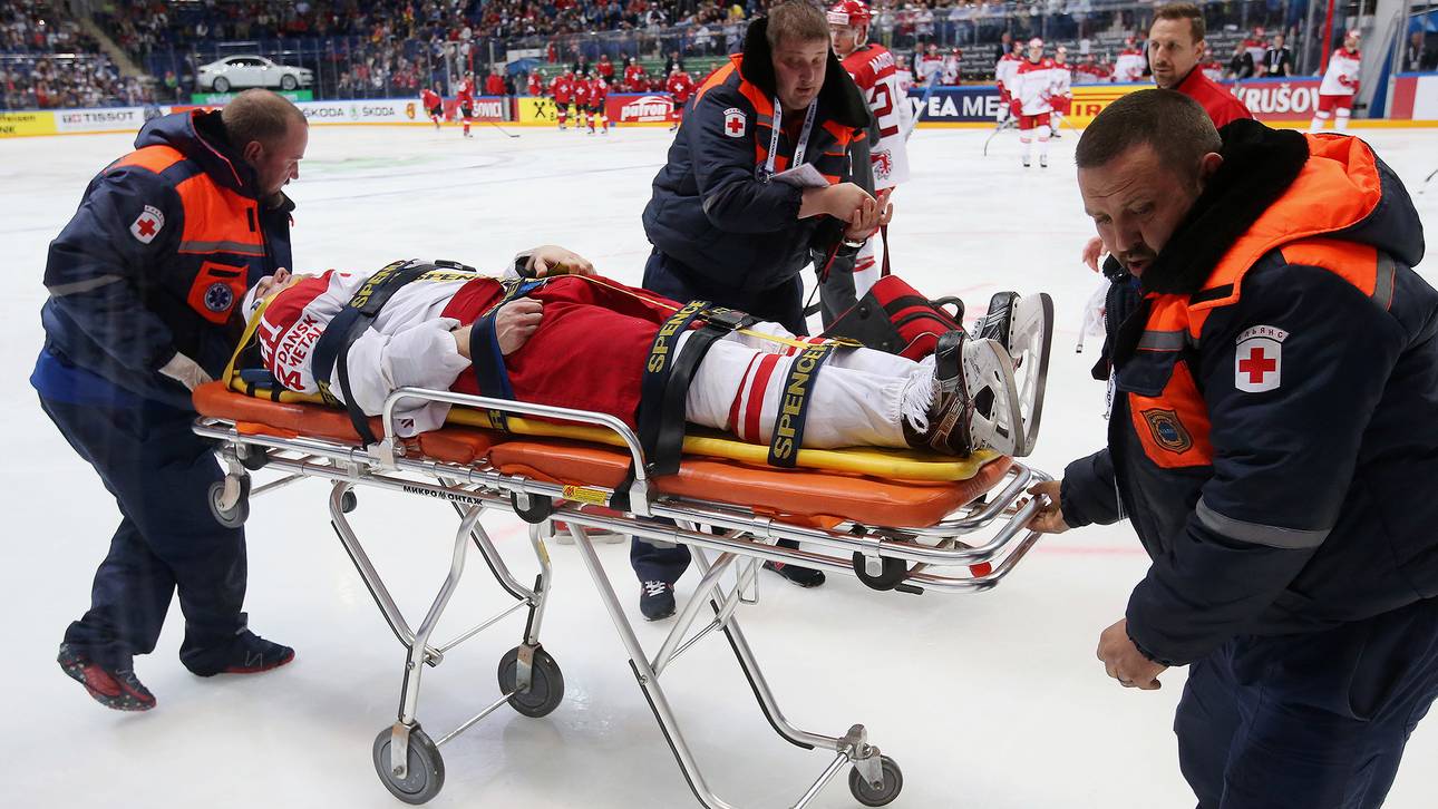 Däne geht nach bösem Bandencheck k.o.