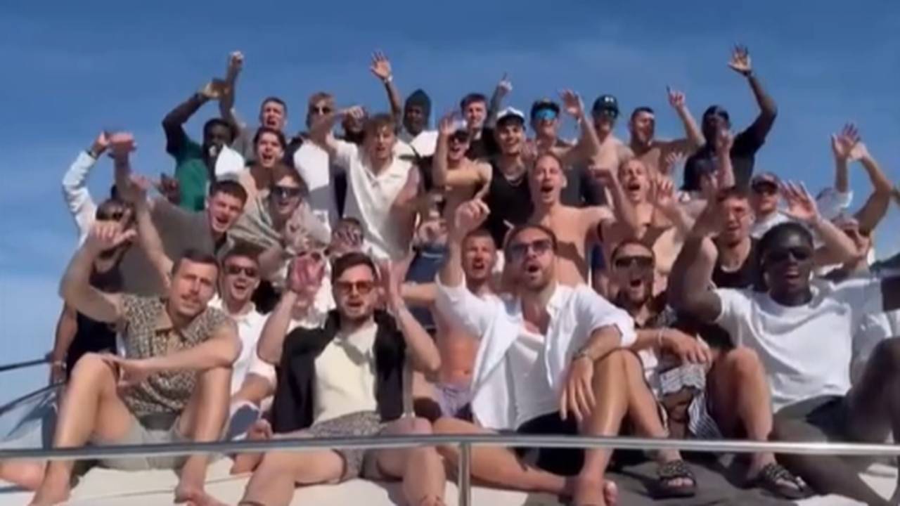 Irre Schalke-Party geht auf Ibiza weiter