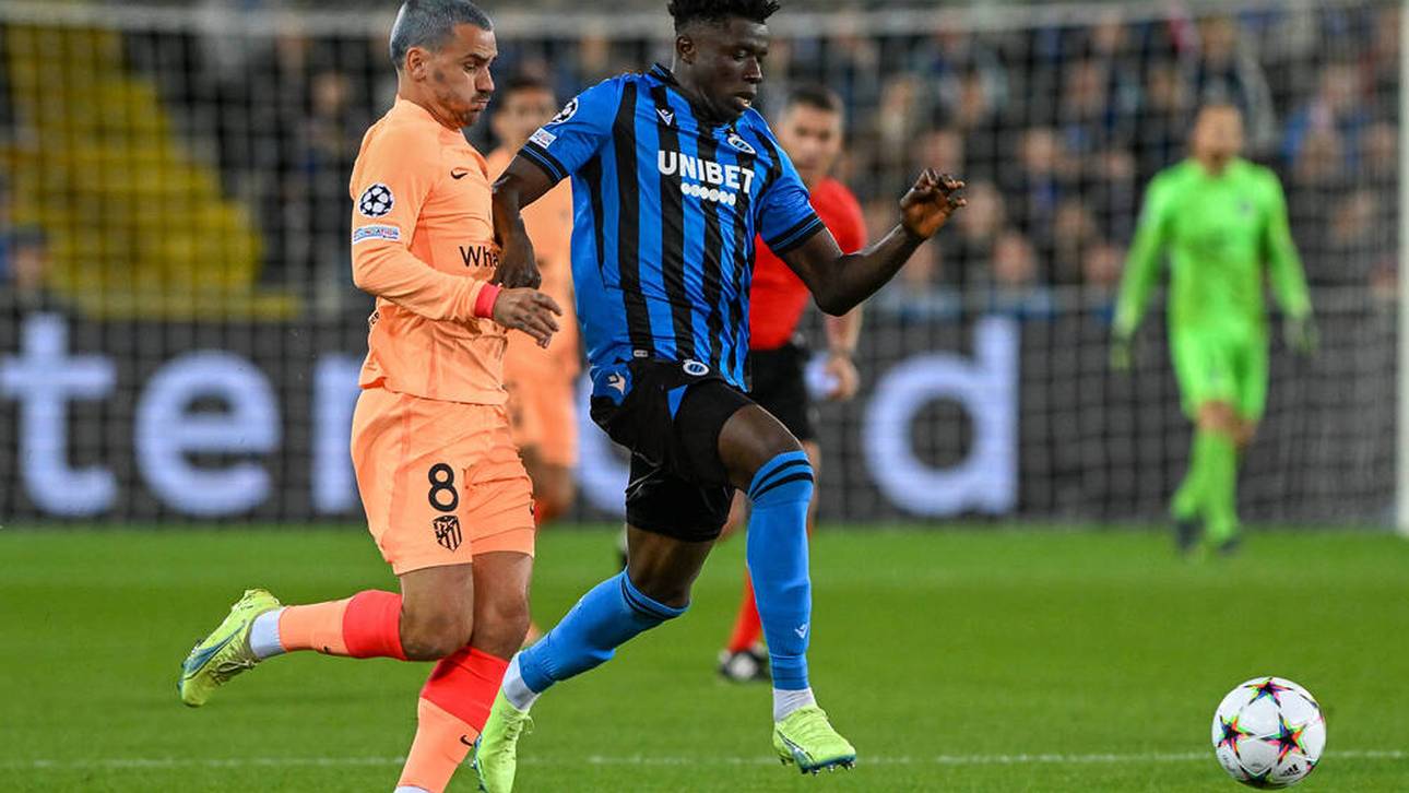 Abakar Sylla im Zweikampf mit Antoine Griezmann