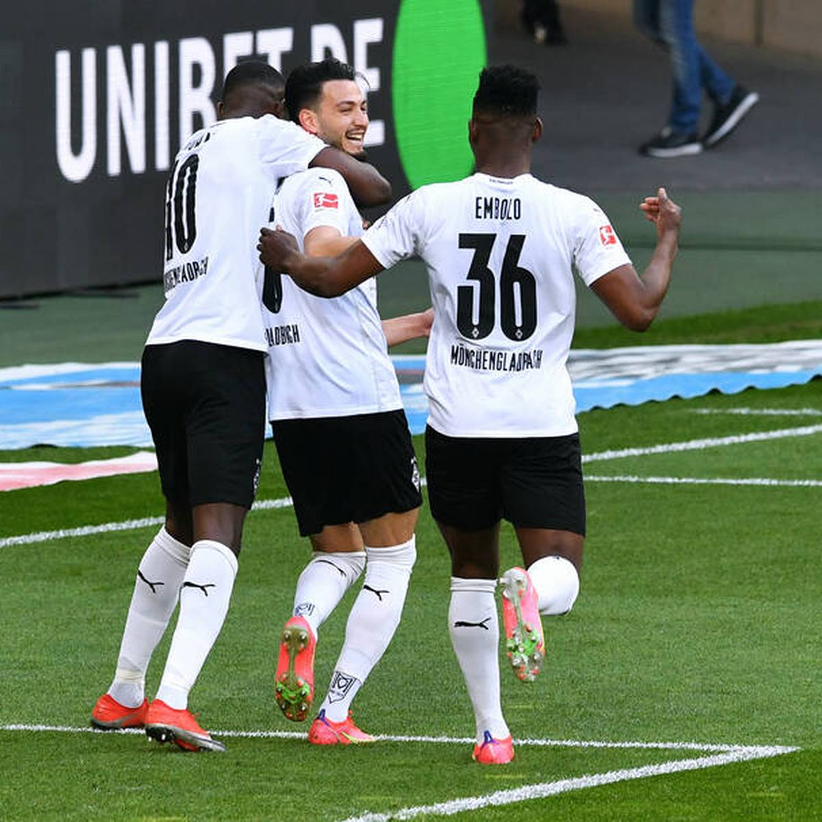 Bundesliga Gladbach Vs Arminia Bielefeld 5 0 Embolo Mit Doppelpack