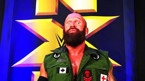 Eric Young feiert sein Debüt bei WWE