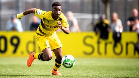 Transfermarkt: Dortmund bindet Supertalent Youssoufa Moukoko langfristig