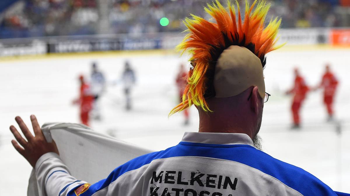 Dieser Kopfschmuck zeigt eine gewisse Sympathie zur deutschen Nationalmannschaft 