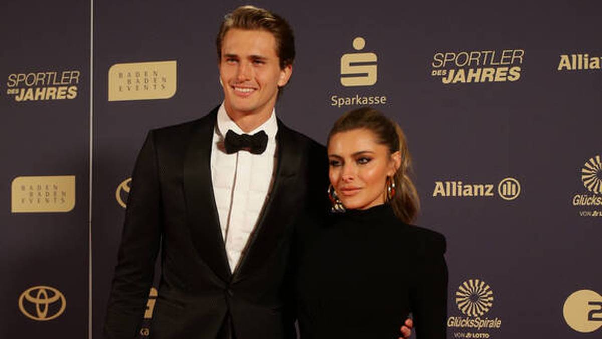 Alexander Zverev kam mit Freundin Sophia Thomalla zur Gala
