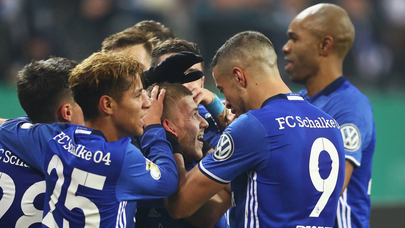 Schalke jubelt dank Meyers Kopfball