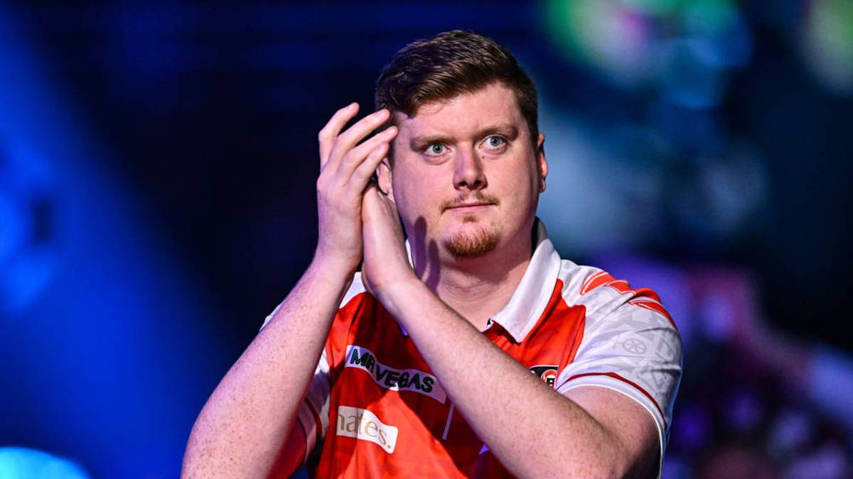 NIKO SPRINGER (25)
WM-Teilnahmen: 2
Größter Erfolg: Sieger Hungarian Darts Trophy 2025
Weltranglistenposition: 52
Spitzname: Meenzer Bub