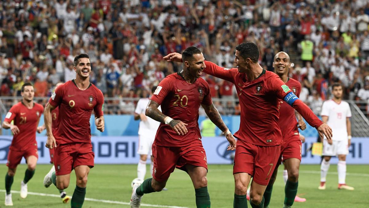 GRUPPE B - Als Titelverteidiger geht Portugal in die Qualifikation. Im Finale 2016 setzte sich die Mannschaft um Superstar Cristiano Ronaldo mit 1:0 nach Verlängerung gegen Frankreich durch. Die Portugiesen sind der Top-Favorit in Gruppe B und unterstrichen dies zuletzt durch das souveräne Abschneiden in der Nations League
