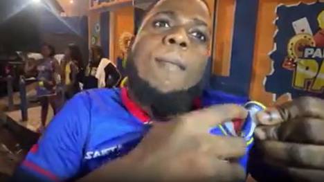 Jubel ohne Grenzen! Haiti hat sich nach 52 Jahren wieder mal für eine Weltmeisterschaft qualifiziert. Die Fans im Karibikstaat haben nun große Träume - auch für ihr krisengeplagtes Land.