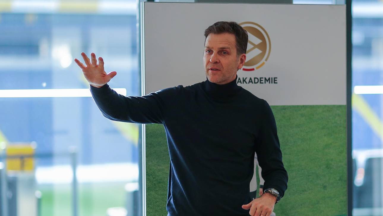 Bierhoff bietet Ballack Ausbildung