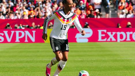Die Personalie Leroy Sané bewegt auch nach dem zweiten deutschen WM-Auftritt. SPORT1-Chefreporter Stefan Kumberger diskutiert, ob der Flügelspieler zu Unrecht in eine Schublade gesteckt wird.