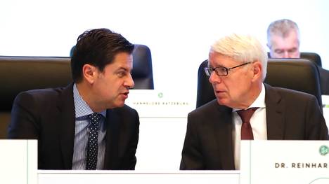 DFL-Boss Reinhard Rauball (rechts) und Geschäftsführer Christian Seifert führen die DFL