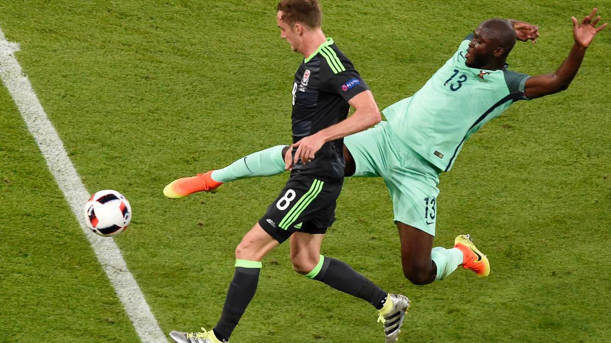 Danilo Pereira springt in Andy King hinein