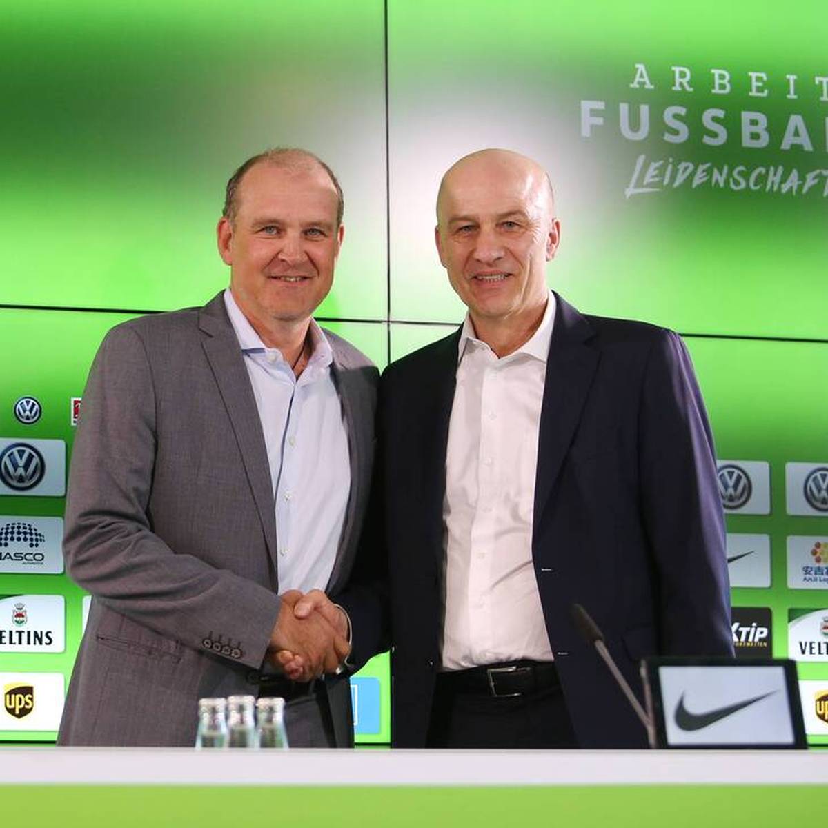 Aufsichtsrats-Chef Frank Witter vom VfL Wolfsburg stärkt Sportchef Jörg Schmadtke nach dem Rauswurf von Florian Kohfeldt den Rücken.