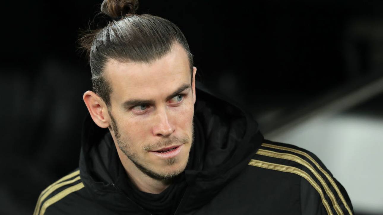 Bale erhält kurioses Geschenk