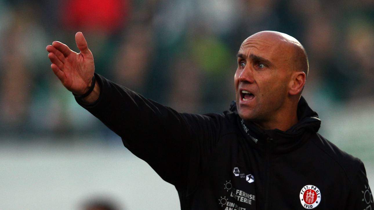 Greuther Fuerth v St. Pauli - 2. Bundesliga