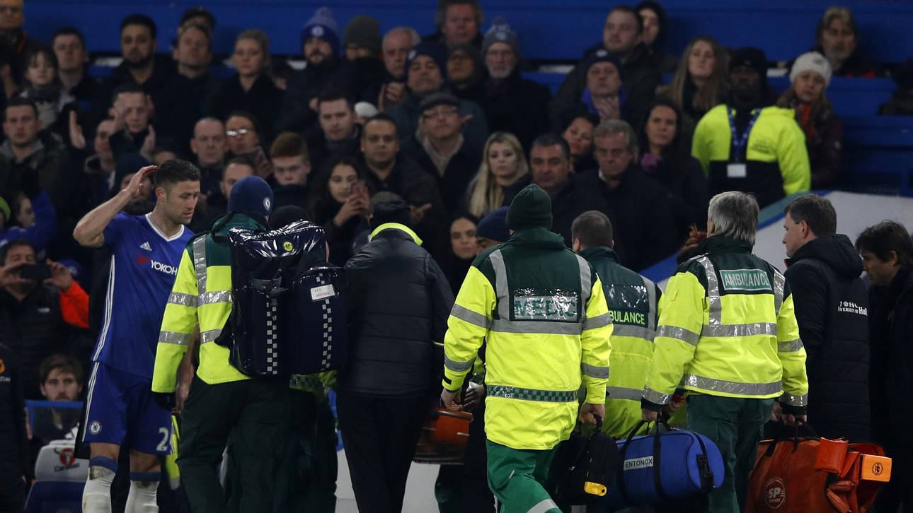 Chelsea-Profis besuchen Mason