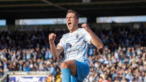 1860 München setzt gegen Wehen Wiesbaden ein Ausrufezeichen im Aufstiegskamp - dabei beeindruckt besonders ein Doppelschlag in der Schlussphase des Spiels.