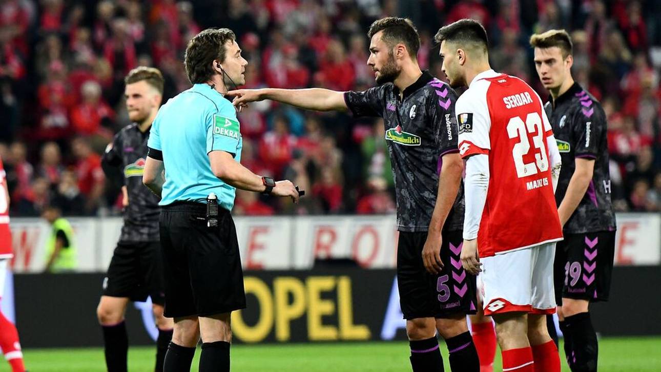 Die Entscheidungen von Schiedsrichter Guido Winkmann stieß auf Unverständnis der Spieler