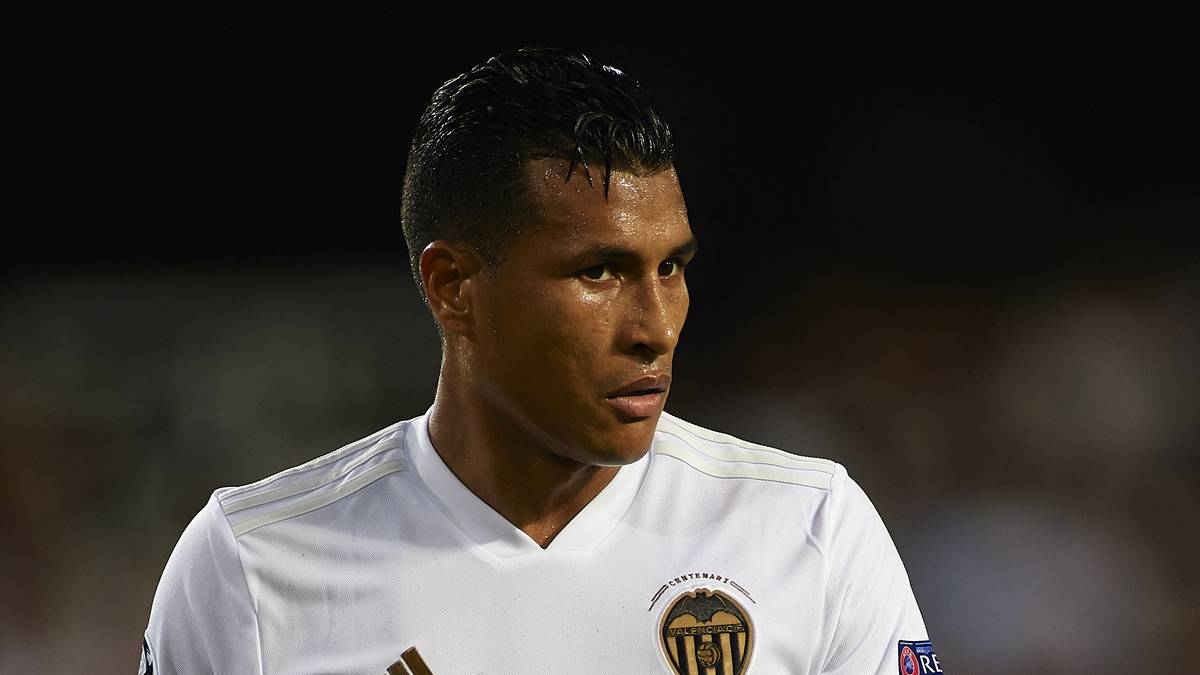 Jeison Murillo, dessen Nachname übersetzt "kleine Mauer" bedeutet, ist die nächste Neuverpflichtung des FC Barcelona in der Defensive. Durch den Ausfall von Thomas Vermaelen und Samuel Umtiti waren die Katalanen zum Handeln gezwungen - weiderv einmal