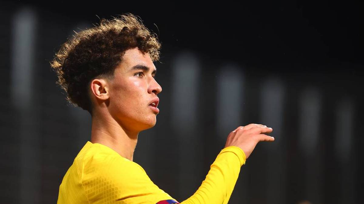 Im Sommer 2023 wechselte er für eine Ablösesumme in Höhe von 2,5 Millionen Euro vom SC Freiburg zum FC Barcelona, der ihn mit einem Vertrag bis zum 30. Juni 2026 ausstattete und ihn mit einer Ausstiegsklausel in Höhe von einer Milliarde Euro ausstattete.