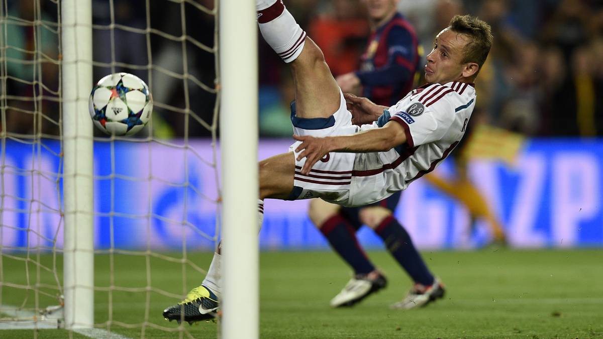 Genauso wie Rafinha, der zu spät kommt