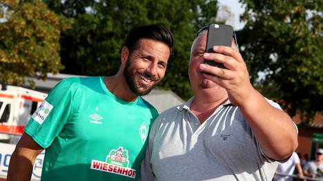 Claudio Pizarro läuft zum insgesamt fünften Mal für Werder Bremen auf