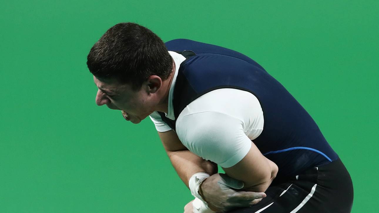 Horror-Verletzung beim Gewichtheben