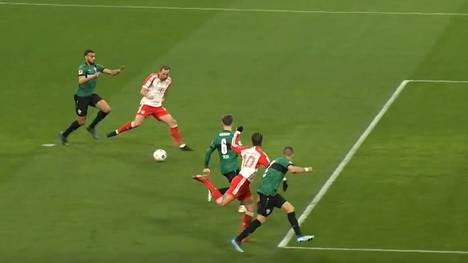 Der FC Bayern München überragt beim Topspiel gegen den VfB Stuttgart. Der Rekordmeister trotzt den Personalsorgen und dem Technikversagen.