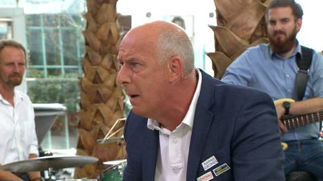 Mario Basler redet sich wegen der DFB-Elf in Rage: Im EM Doppelpass kritisiert der SPORT1 Experte einige Spieler und hofft auf eine Veränderung unter Hansi Flick.