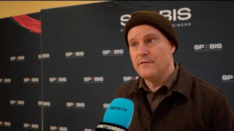 Die politische Lage in den USA wird auch in Deutschland heiß diskutiert. St.-Pauli-Präsident und DFL-Präsidiumsmitglied Oke Göttlich sorgte mit Aussagen rund um einen möglichen Boykott zuletzt für Aufsehen. Jedoch blickt der 50-Jährige differenziert auf seine Aussagen.