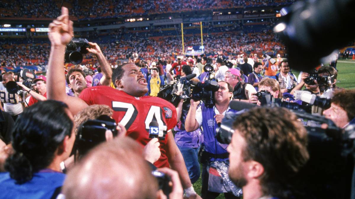 Mit dem Sieg beim 29. Super Bowl 1994/95 fanden die 49ers nicht nur kurzzeitig in die Erfolgsspur zurück, sondern hielten auch den damaligen Rekord für die meisten Super-Bowl-Siege. Die Kalifornier besiegten die San Diego Chargers mit 49:26. Vor allem der neue Quarterback Steve Young hatte Grund zur Freude. Er wurde zum Super Bowl MVP gewählt