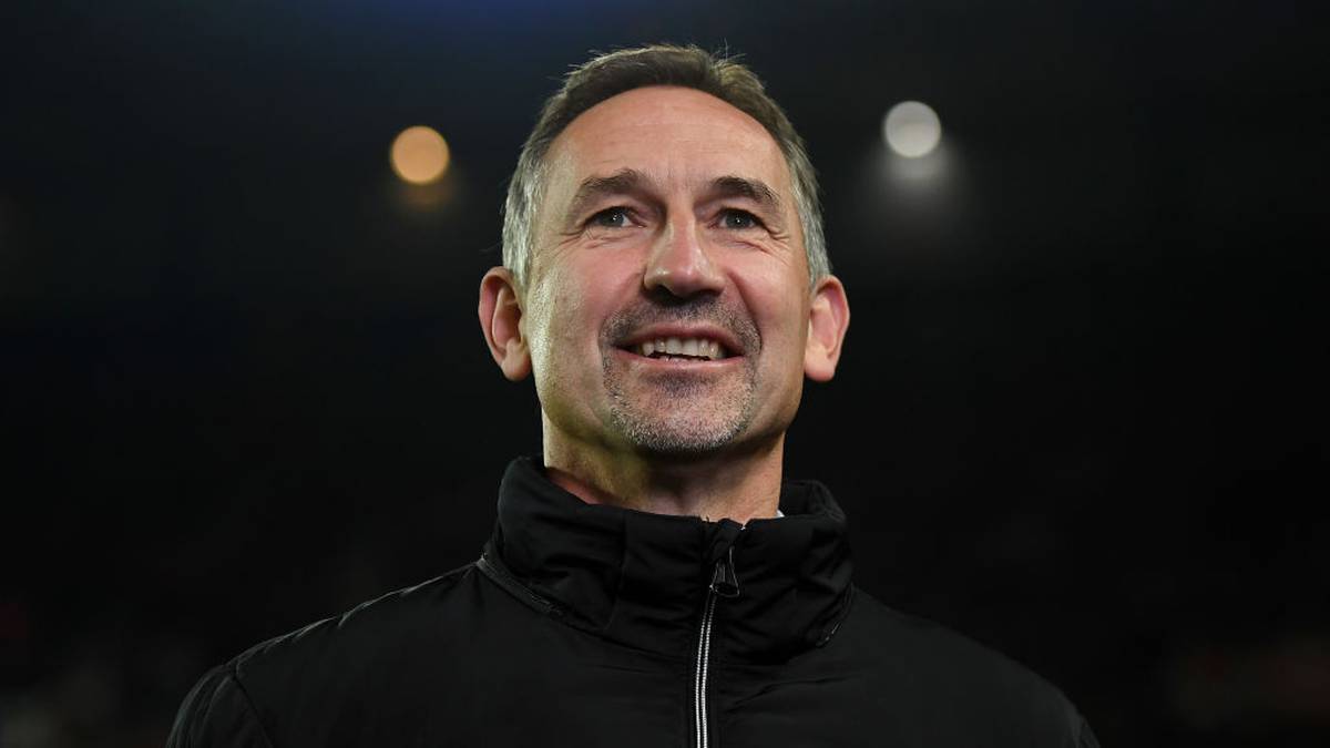 Nur neun Tage später wird der frühere Regensburg-Coach als neuer Cheftrainer bei Mainz 05 vorgestellt