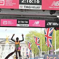 Spektakulärer Marathon in London: Olympiasiegerin Peres Jepchirchir hat den Weltrekord für reine Frauenläufe verbessert.