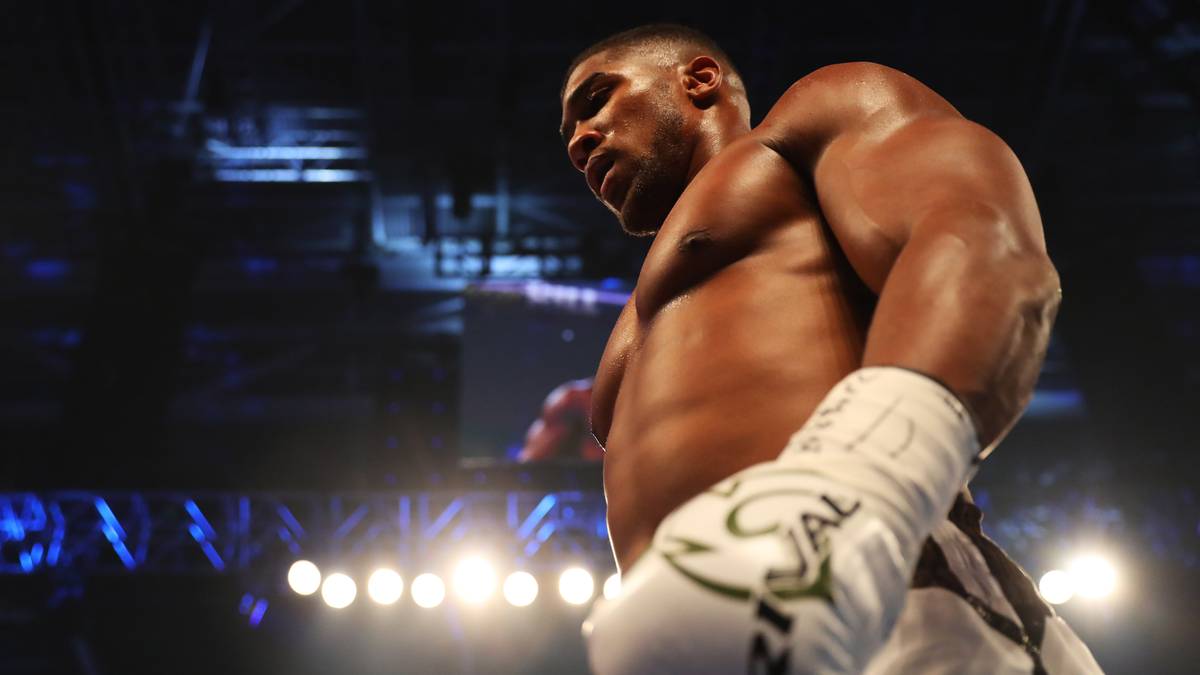 Was ein Fight, was eine Show wieder bei Muskel-Monster Anthony Joshua gegen Carlos Takam in Cardiff! Der Klitschko-Bezwinger hat am Ende wieder gut lachen, holt sich seinen 20. Sieg im 20. Profikampf
